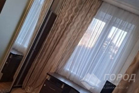 Продам 3-х кімнатну квартиру, Центр, Код: 264679/82