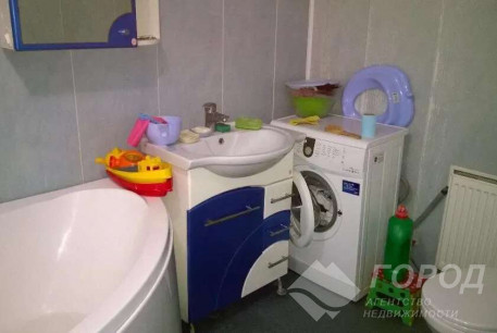 Продам дом, ХТЗ, Генерала Момота ул., Код: 284820/4