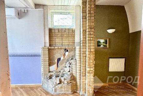 Продам 4-х кімнатну квартиру, Центр, Код: 295445/49