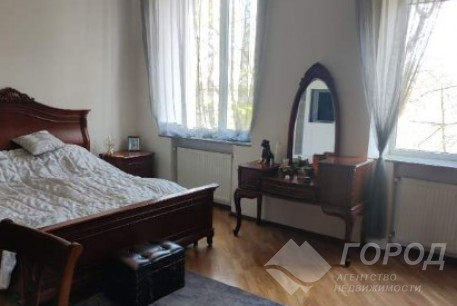 Продам 3-х кімнатну квартиру, Центр, Код: 298806/45