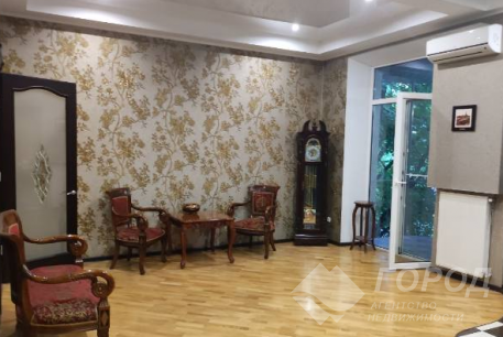 Продам 3-х кімнатну квартиру, Центр, Код: 298806/45