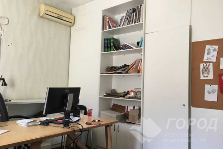 Продам 1-кімнатну квартиру, Центр, Код: 310761/7