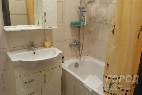 Продам 2-х кімнатну квартиру, Центр, Код: 314541/73