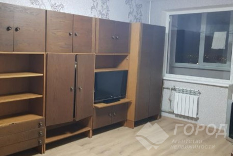 Продам 3-х кімнатну квартиру, Рогань, Код: 335662/40