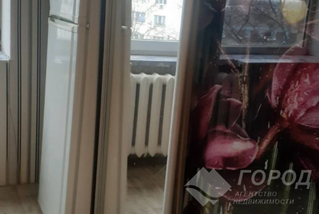 Продам гостинку, Новые дома, Коммунальный рынок, Код: 355093/6