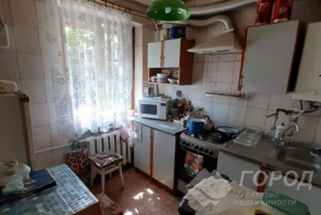 Продам 2-х кімнатну квартиру, Центральный рынок, Код: 372898/52