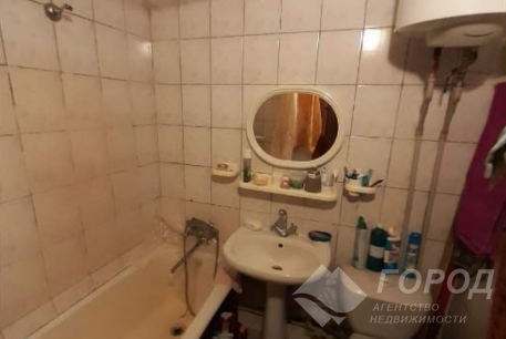 Продам 2-х кімнатну квартиру, Центральный рынок, Код: 372898/52