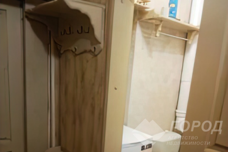 Продам гостинку, Новые дома, Коммунальный рынок, Код: 379044/12