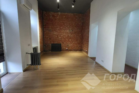 Продам 1-кімнатну квартиру, Центр, Код: 382888/68