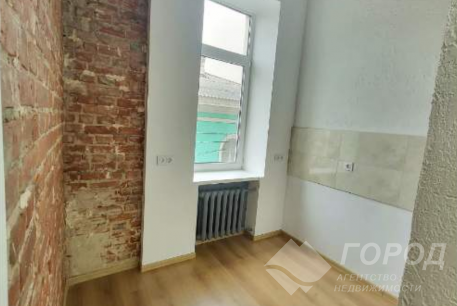 Продам 1-кімнатну квартиру, Центр, Код: 382888/68