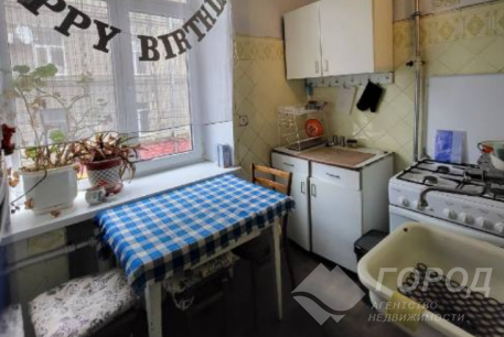 Продам 2-х кімнатну квартиру, Центр, Код: 382888/72