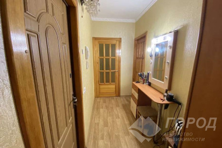Продам 2-х кімнатну квартиру, Рогань, Горизонт, Код: 400280/4