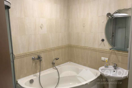 Продам 3-х кімнатну квартиру, Центр, Код: 402756/4