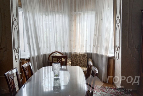 Продам 4-х кімнатну квартиру, Центр, Код: 403338/20