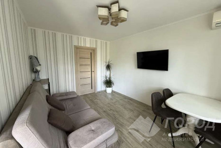 Продам 3-х кімнатну квартиру, Новые дома, Маршала Жукова метро (Дворец спорта), Код: 415957/3