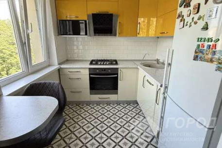 Продам 3-х кімнатну квартиру, Новые дома, Маршала Жукова метро (Дворец спорта), Код: 415957/3