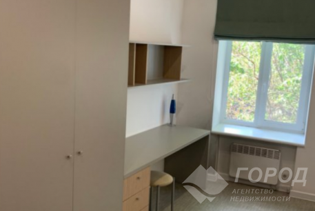 Продам 1-кімнатну квартиру, Центральный рынок, Код: 425181/16