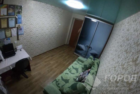 Продам 3-х кімнатну квартиру, Рогань, Докучаевское, Код: 427218/8