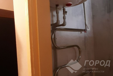 Продам 1-кімнатну квартиру, Центр, Код: 430153/4