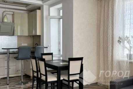 Продам 2-х кімнатну квартиру, Центральный рынок, Код: 436501/23