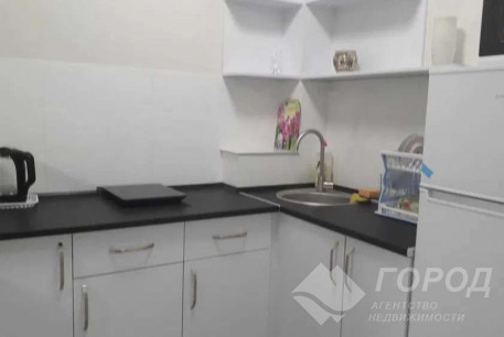 Сдам гостинку, Гагарина проспект, Защитников Украины метро (Площадь Восстания), Код: 440401/3