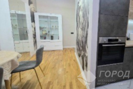 Продам 4-х кімнатну квартиру, Центр, Код: 458921/43