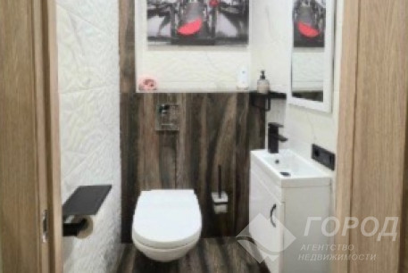 Продам 4-х кімнатну квартиру, Центр, Код: 458921/43