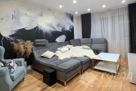 Продам 4-х кімнатну квартиру, Центр, Код: 458921/43