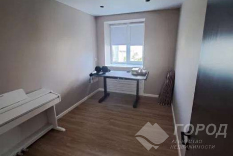 Продам 4-х кімнатну квартиру, Сосновая Горка, Код: 479754/4