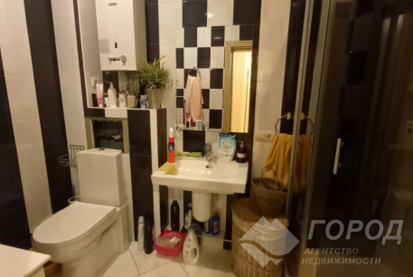 Продам 2-х кімнатну квартиру, Центр, Код: 487838/3