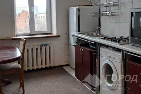 Продам 2-х кімнатну квартиру, Центр, Код: 496979/42