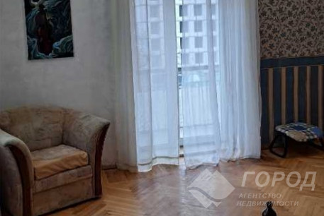 Продам 2-х кімнатну квартиру, Центр, Код: 496979/42