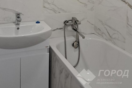 Продам 2-х кімнатну квартиру, Алексеевка, Код: 496979/43