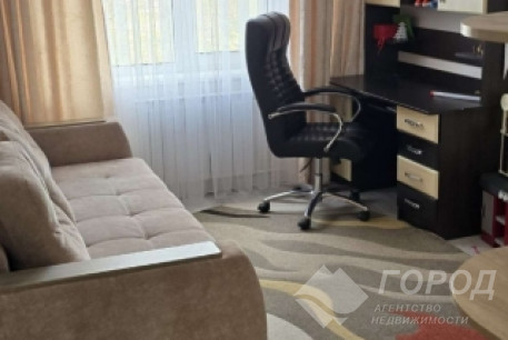 Продам 3-х кімнатну квартиру, Рогань, Код: 500768/1