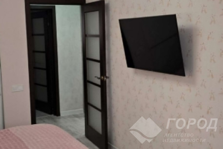 Продам 3-х кімнатну квартиру, Рогань, Код: 500768/1