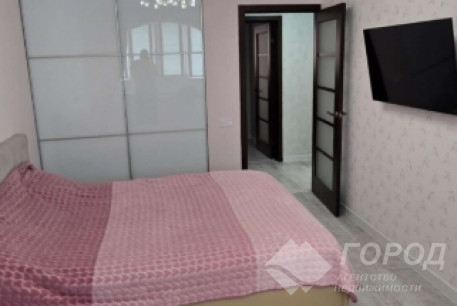 Продам 3-х кімнатну квартиру, Рогань, Код: 500768/1