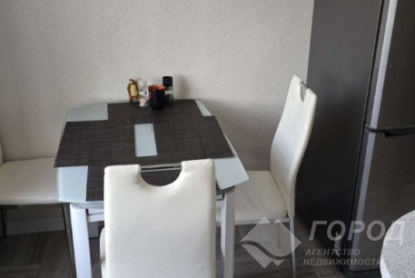 Продам 3-х кімнатну квартиру, Рогань, Код: 500768/1