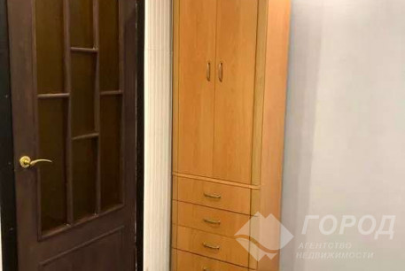 Продам 2-х кімнатну квартиру, Гагарина проспект, Защитников Украины метро (Площадь Восстания), Код: 512312/3