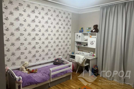 Продам 4-х кімнатну квартиру, Центр, Архитектора Бекетова метро, Код: 525943/1