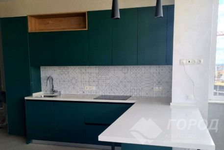 Продам 3-х кімнатну квартиру в новобудові, Центр, Код: 526077/21