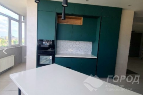 Продам 3-х кімнатну квартиру в новобудові, Центр, Код: 526077/21