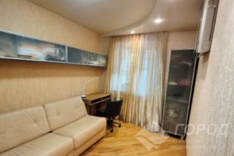Продам 2-х кімнатну квартиру, Гагарина проспект, Код: 526077/28