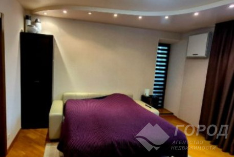 Продам 2-х кімнатну квартиру, Гагарина проспект, Код: 526077/28