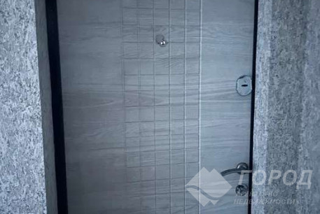 Продам 5-и кімнатну квартиру, Центр, Код: 527837/5