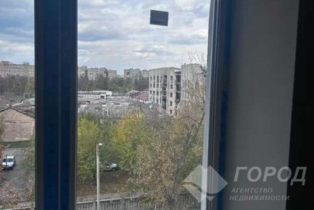 Продам 5-и кімнатну квартиру, Центр, Код: 527837/5