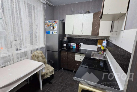 Продам 2-х кімнатну квартиру, Рогань, Код: 534007/2