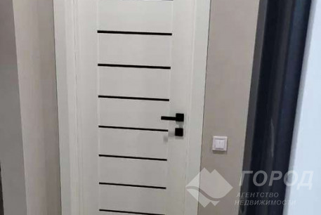 Продам 1-кімнатну квартиру в новобудові, Центр, Код: 535704/2