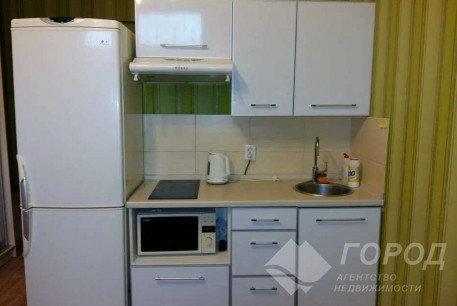 Сдам гостинку, Центральный рынок, Локомотив, Код: 542593/3