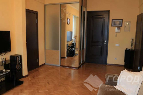 Продам 2-х кімнатну квартиру, Гагарина проспект, Проспект Гагарина метро, Код: 615172/2