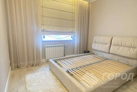 Продам 3-х кімнатну квартиру в новобудові, Центр, Код: 619019/32